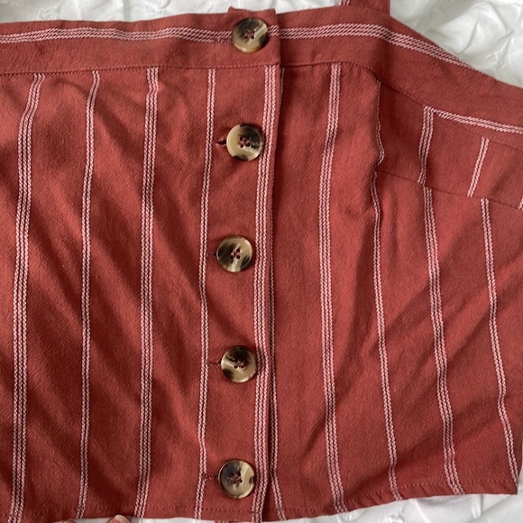 Sky and Sparrow Cropped Dusty Red Button Down Tank Shirt Size XL - Picture 2 of 6